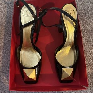 Valentino One Stud Patent Pump